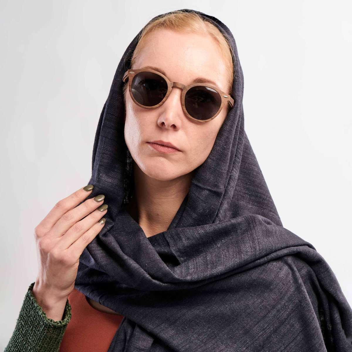 Timeless Silk - Donkergrijze Eri Zijden Sjaal - Afbeelding 6